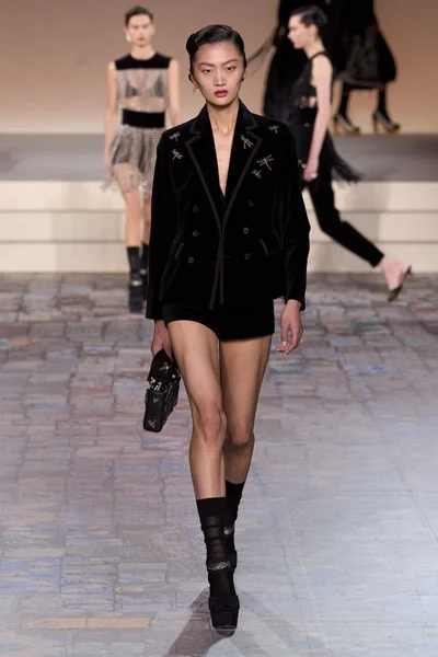 Look 57